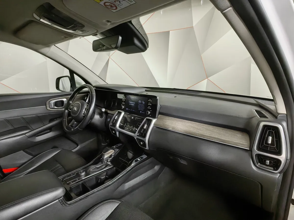 Kia Sorento 2.5 MPI 4WD AT (180 л.с.) Luxe Белый в АВИЛОН. Слайд №12