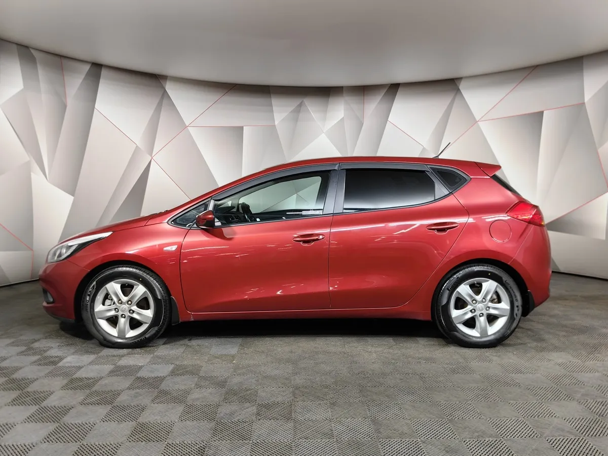 Kia Ceed 1.6 MT (130 л.с.) Classic Красный в АВИЛОН. Слайд №5