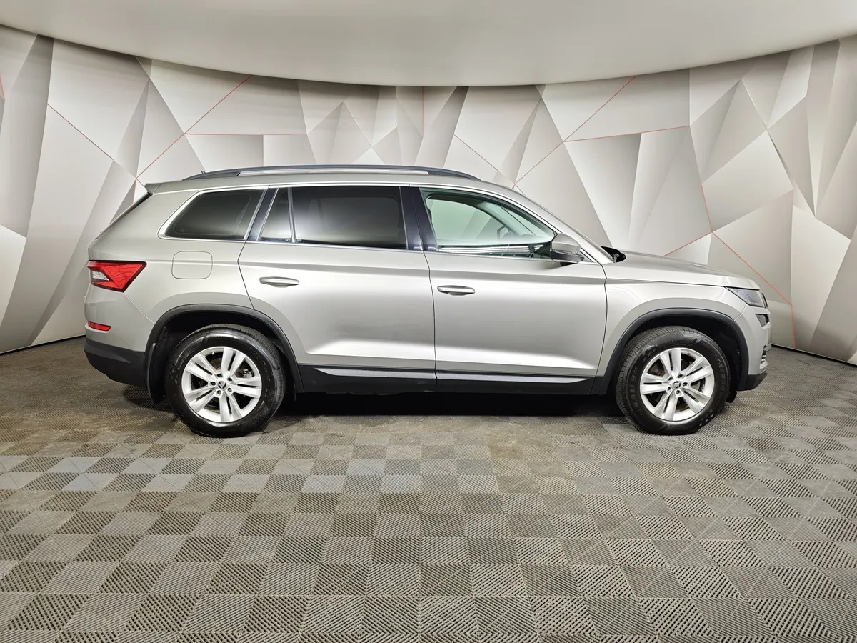 Skoda Kodiaq 1.4 TSI DSG 4X4 (150 л.с.) Бежевый в АВИЛОН. Слайд №6