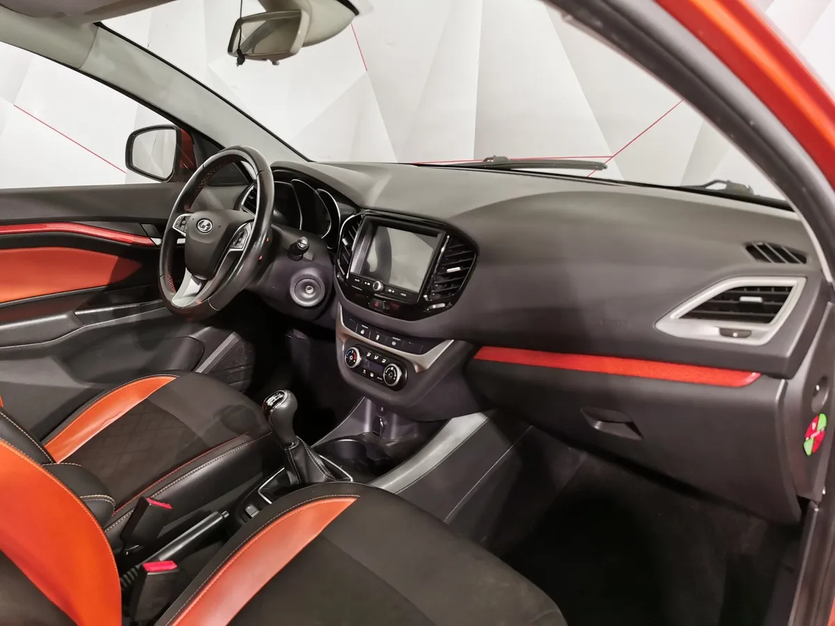ВАЗ (Lada) Vesta 1.8 MT (122 л.с.) Оранжевый в АВИЛОН. Слайд №12