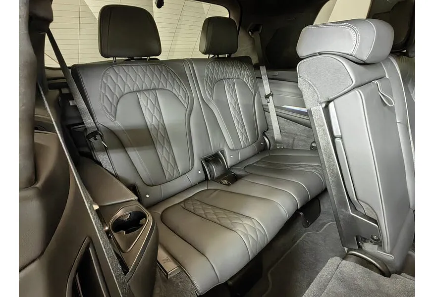 BMW X7 xDrive30d Steptronic (249 л.с.) M Sport Pro Черный в АВИЛОН. Слайд №13