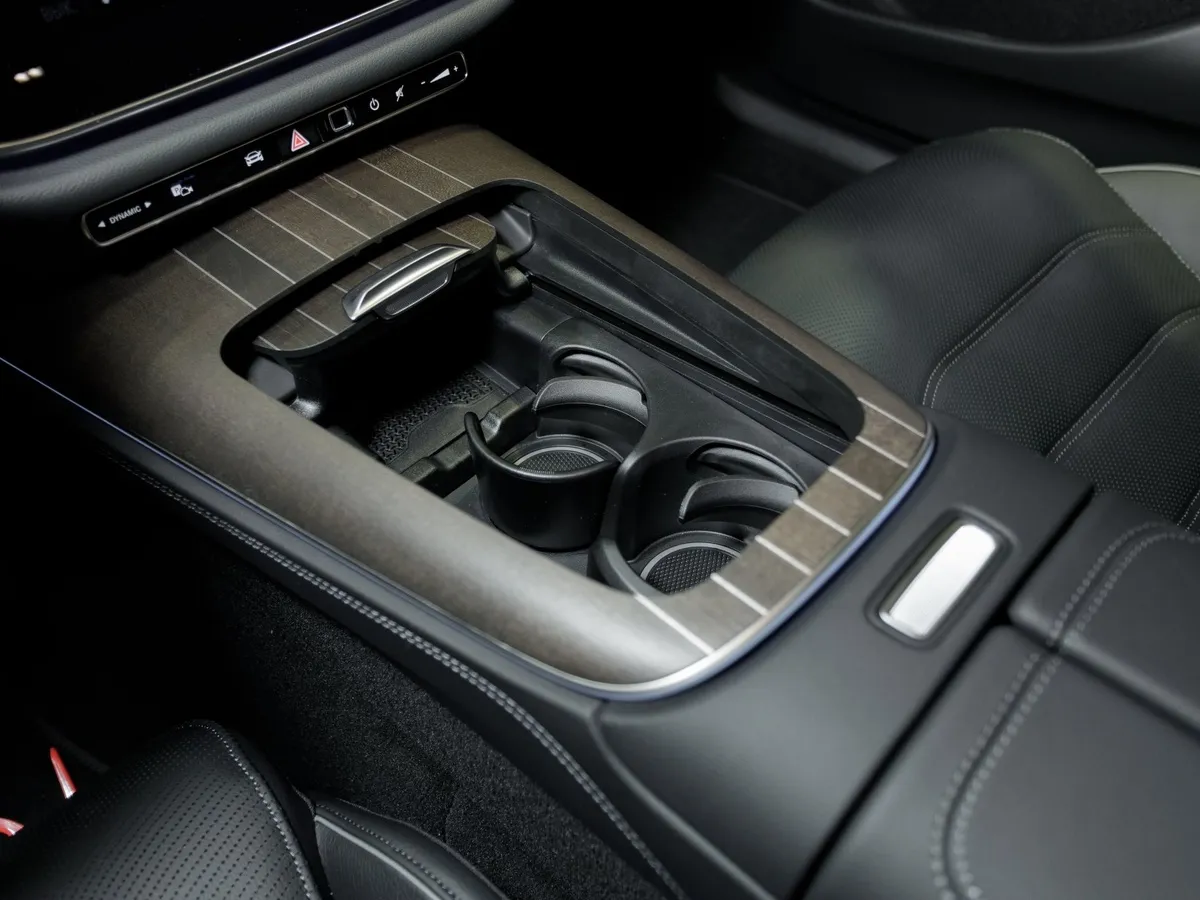 Mercedes-Benz E-Класс E 300 4MATIC (258 л.с.) Белый в АВИЛОН. Слайд №18