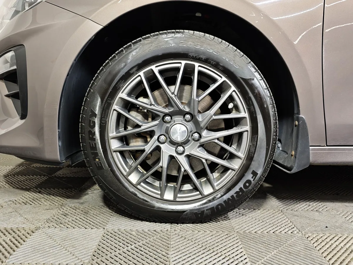 Kia Ceed 1.6 MPI AT (128 л.с.) Luxe Коричневый в АВИЛОН. Слайд №9