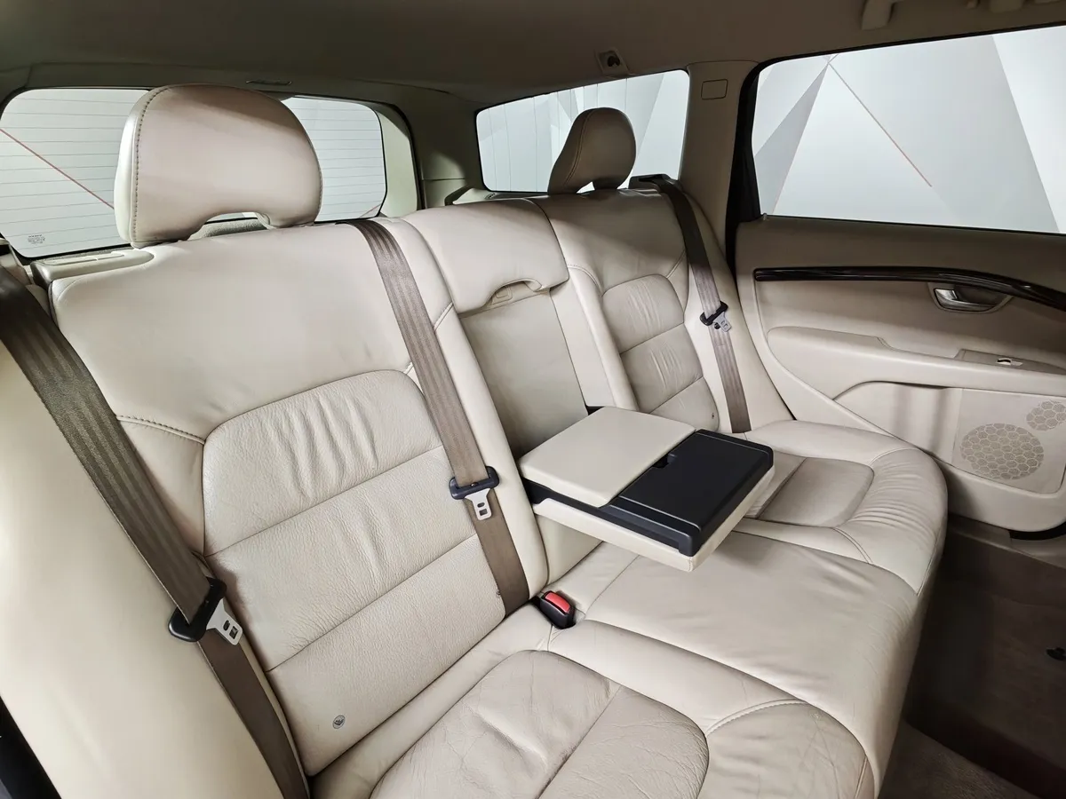 Volvo V70 2.5 T Geartronic (200 л.с.) Черный в АВИЛОН. Слайд №17