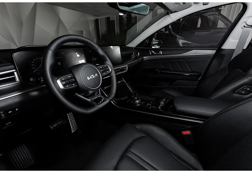 Kia K5 2.0 AT (240 л.с.) Premium Серый в АВИЛОН. Слайд №5 Kia K5 2.0 AT (240 л.с.) Premium Серый в АВИЛОН. Слайд №5