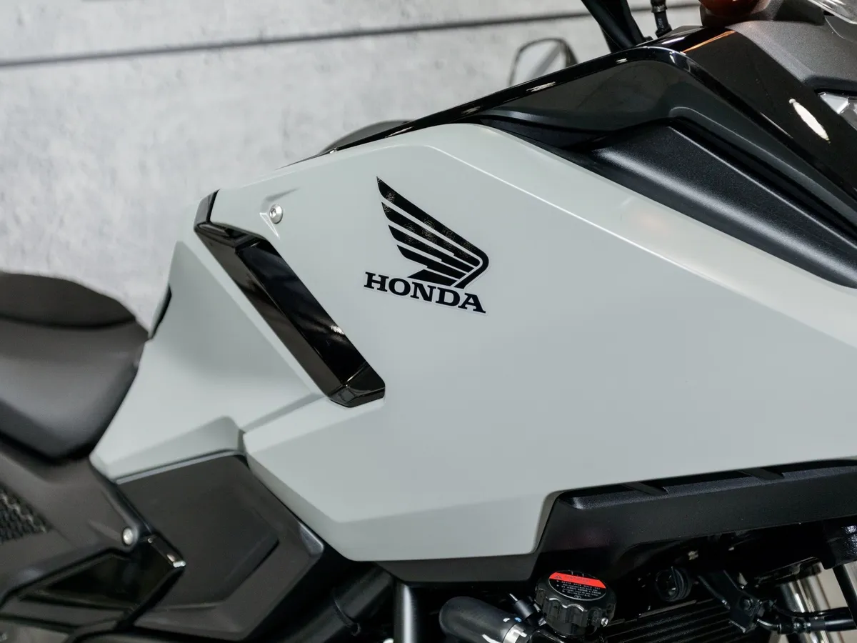 Honda NC750 X 750 см³ (59 л.с.) (59) 750 Серый в АВИЛОН. Слайд №7