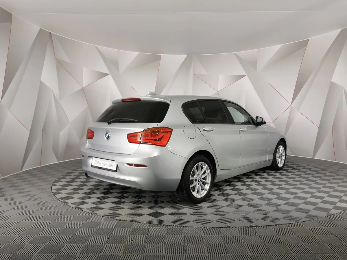 BMW 1 серия 116i AT (136 л.с.) Серебристый в АВИЛОН. Слайд №2