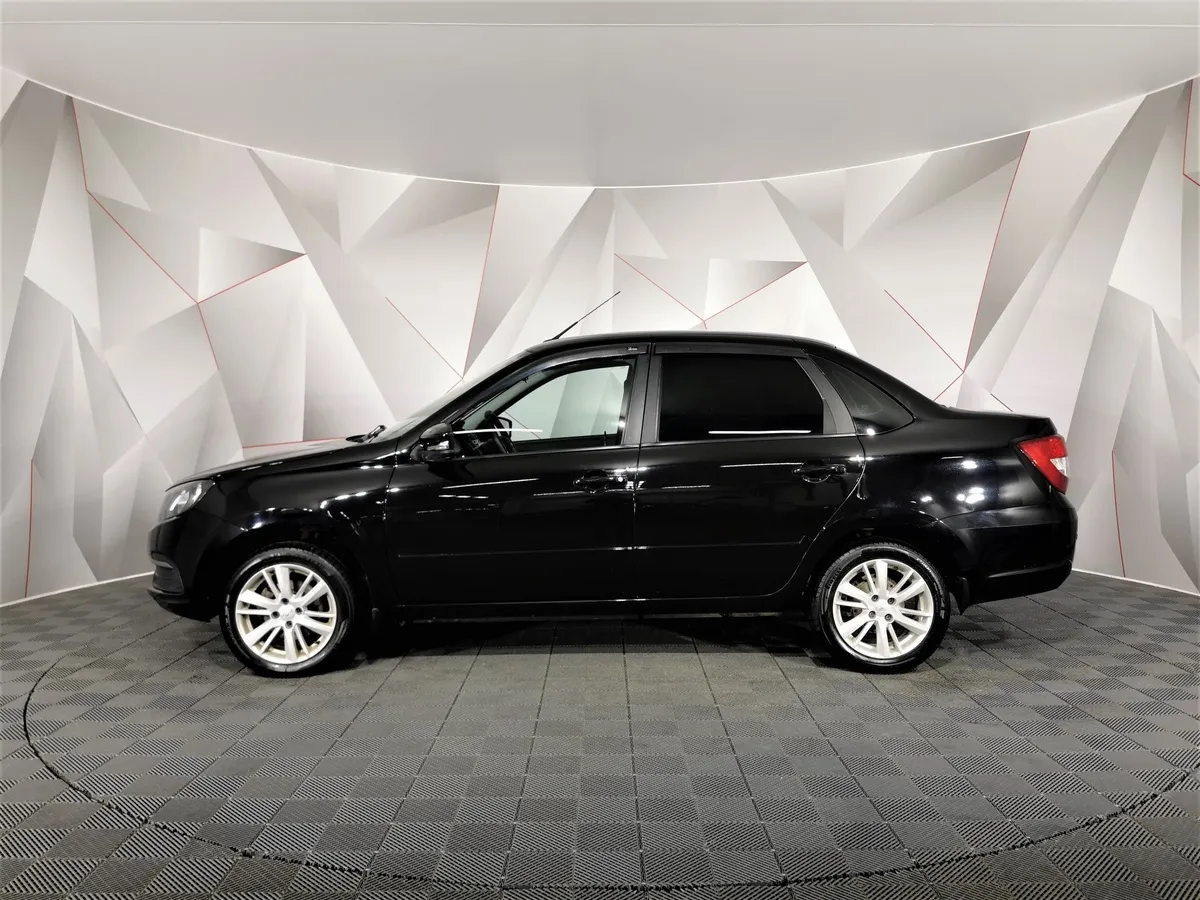 ВАЗ (Lada) Granta 1.6 MT 16кл (98 л.с.) Черный в АВИЛОН. Слайд №5