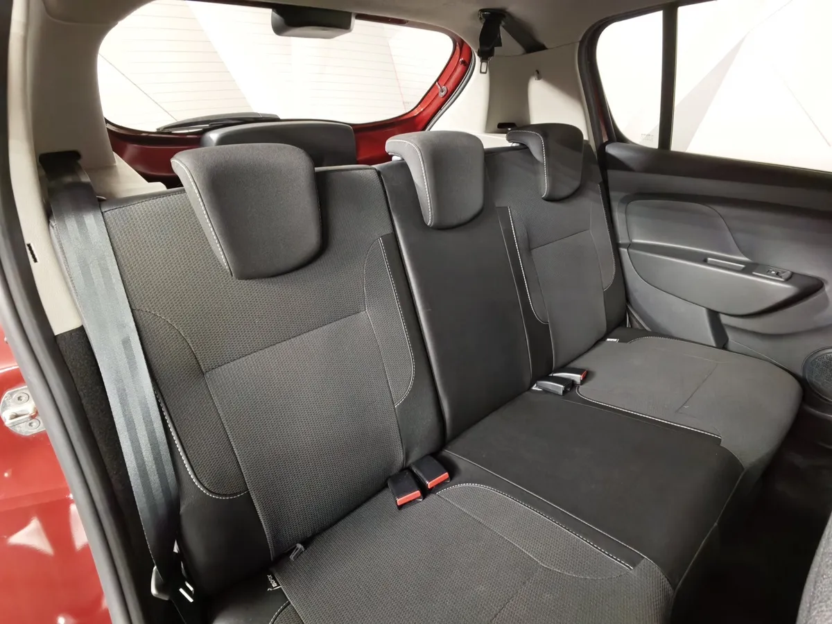 Renault Sandero 1.6 CVT (113 л.с.) Stepway Life City Красный в АВИЛОН. Слайд №17