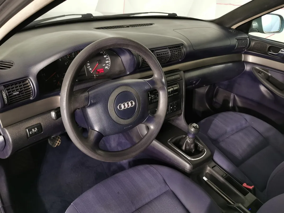 Audi A4 1.6 MT (101 л.с.) Белый в АВИЛОН. Слайд №18