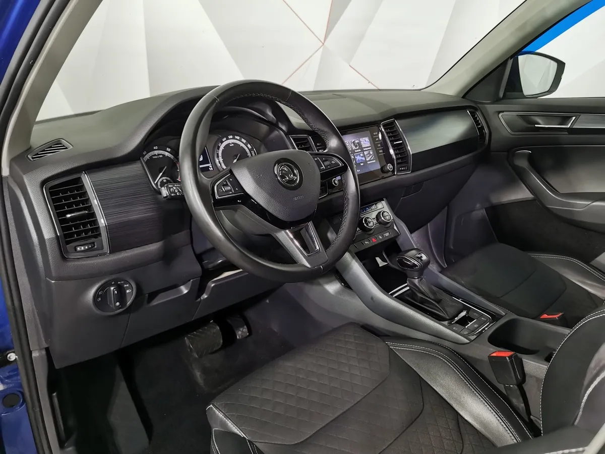Skoda Kodiaq 2.0 TSI DSG 4X4 (180 л.с.) Синий в АВИЛОН. Слайд №18