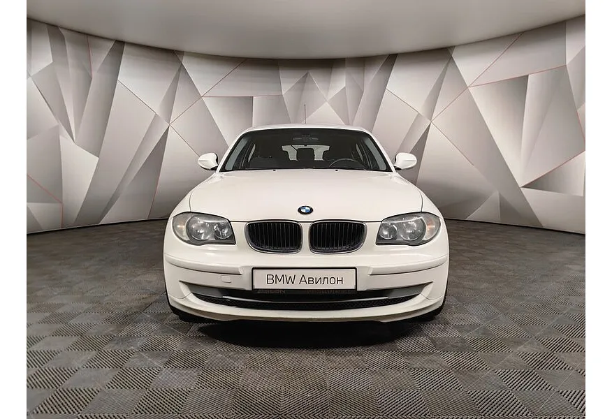 BMW 1 серия 118i AT (136 л.с.) Белый в АВИЛОН. Слайд №3