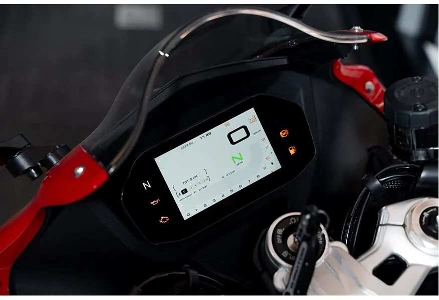 АВИЛОН - QJMOTOR SRK 800 RR 800 см³ (95 л.с.) 800 Красный - slide 3