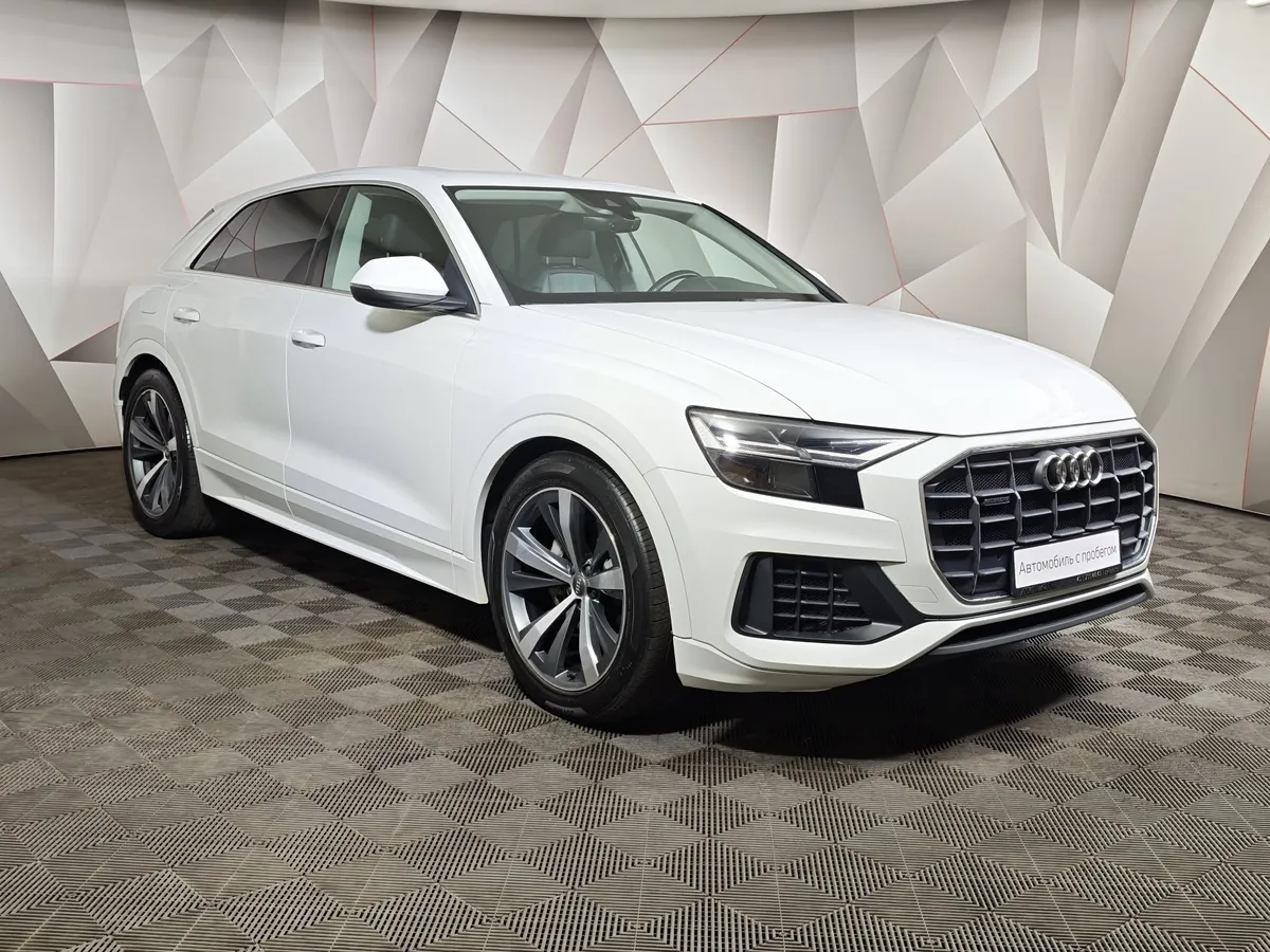 Audi Q8 55 TFSI Tiptronic quattro (340 л.с.) Белый в АВИЛОН. Слайд №3