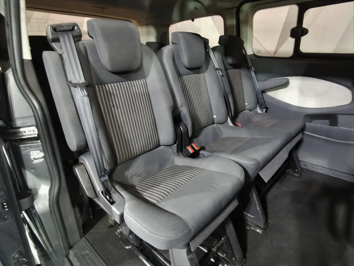 Ford Tourneo Custom 2.2 Duratorq TDCi MT 300 LWB (125 л.с.) Limited Серый в АВИЛОН. Слайд №16