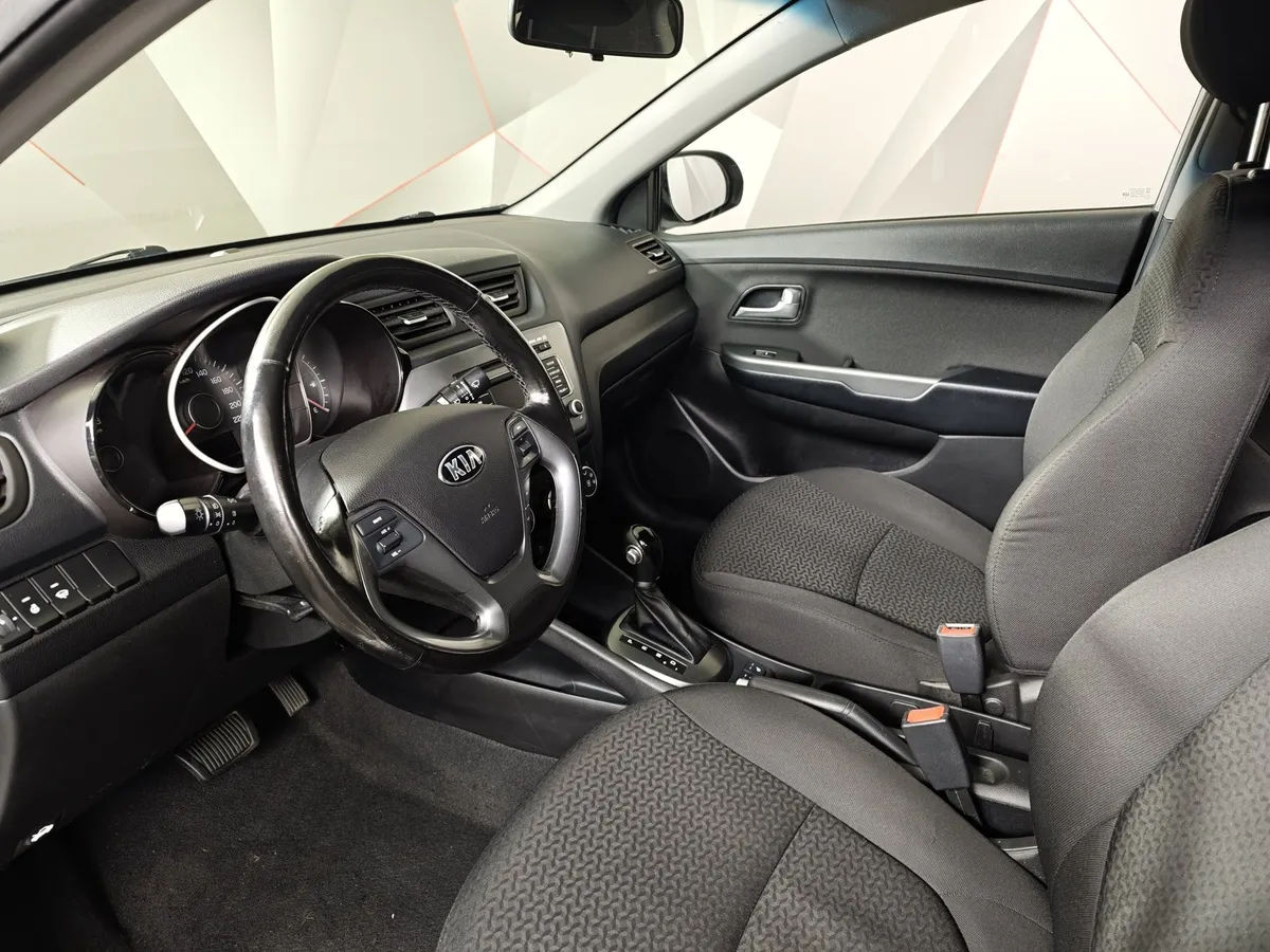 Kia Rio 1.6 6MT (123 л.с.) Серебристый в АВИЛОН. Слайд №19