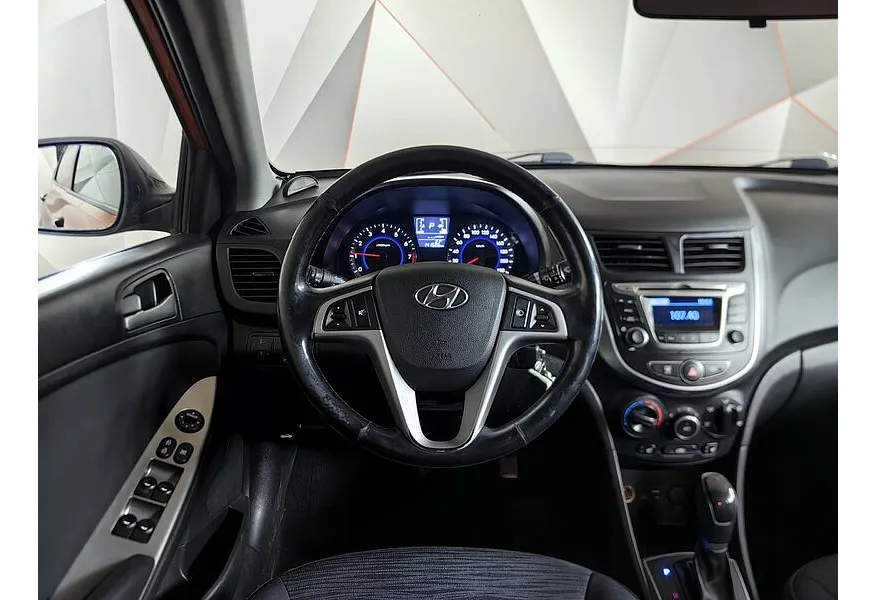 Hyundai Solaris 1.6 AT (123 л.с.) Comfort + Advanced + Winter Оранжевый в АВИЛОН. Слайд №20 Hyundai Solaris 1.6 AT (123 л.с.) Comfort + Advanced + Winter Оранжевый в АВИЛОН. Слайд №20