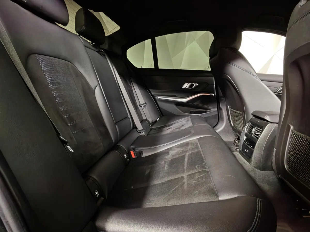 BMW 3 серия 320i xDrive (184 л.с.) Черный в АВИЛОН. Слайд №14