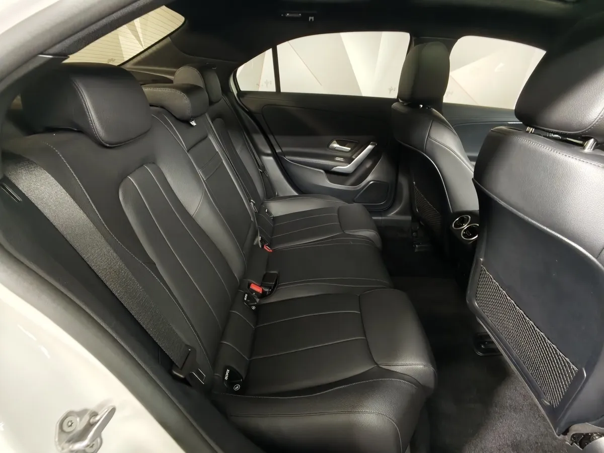 Mercedes-Benz A-Класс A 200 7G-DCT (150 л.с.) Sport Белый в АВИЛОН. Слайд №16