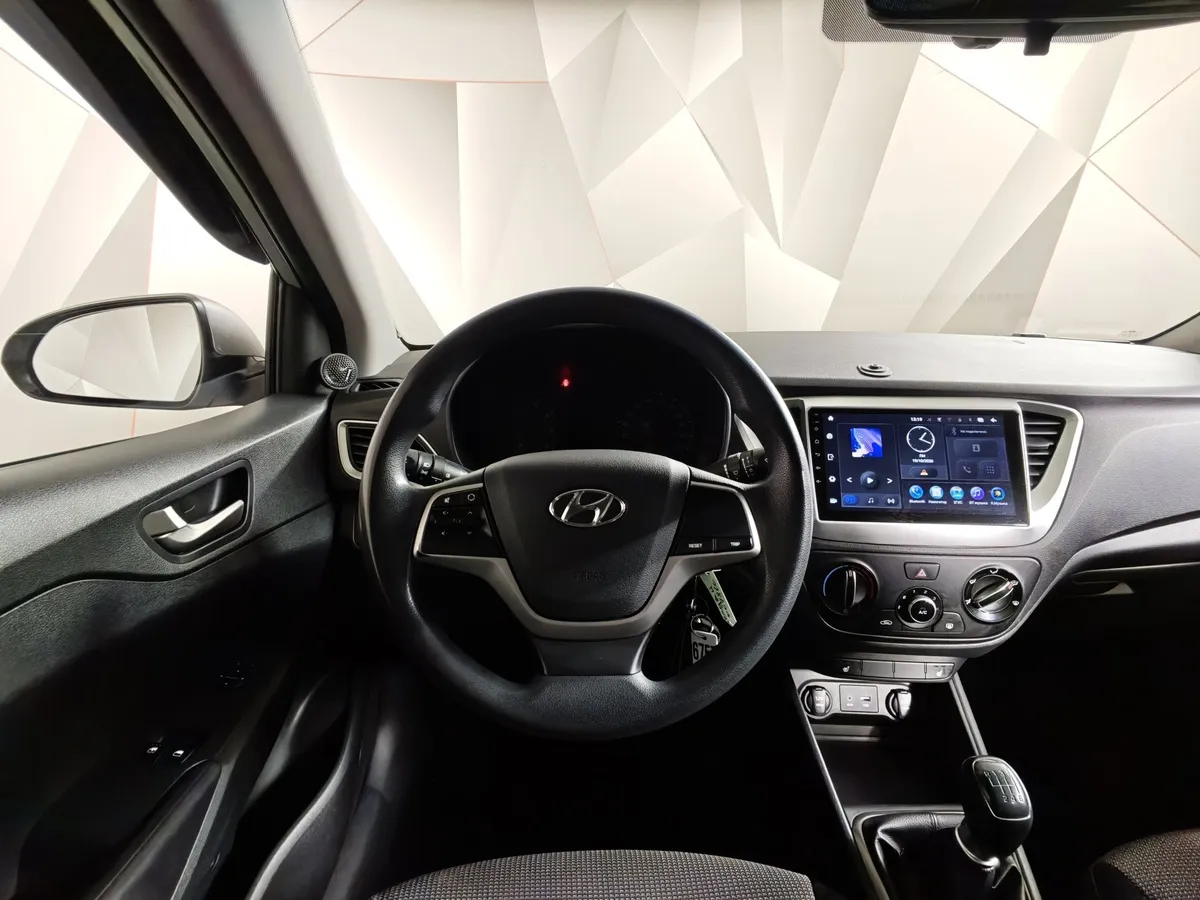 Hyundai Solaris 1.4 MT (100 л.с.) Comfort Серебристый в АВИЛОН. Слайд №18