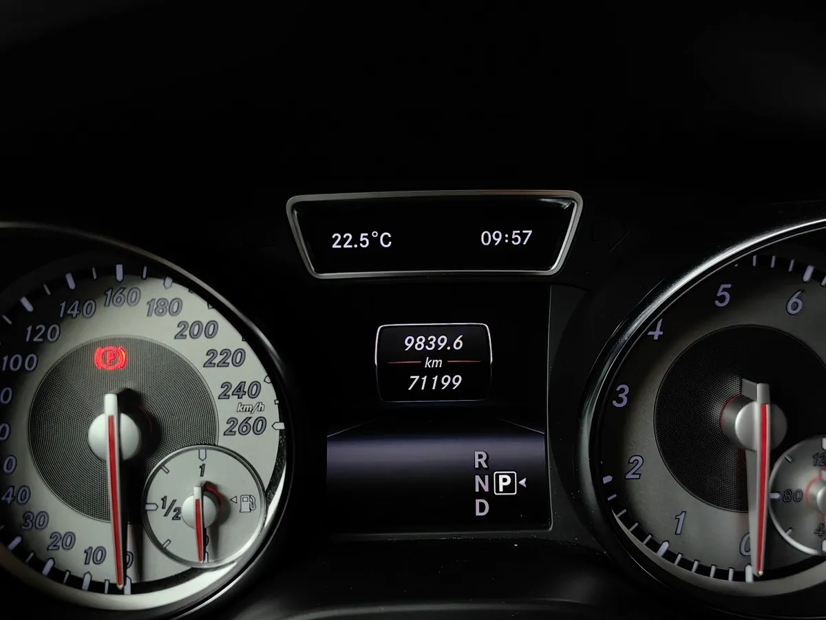 Mercedes-Benz GLA 200 7G-DCT (150 л.с.) Особая серия Красный в АВИЛОН. Слайд №18
