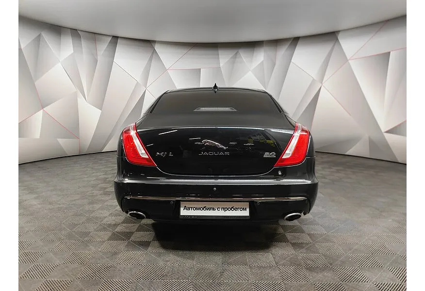 Jaguar XJ 3.0 AT AWD LWB (340 л.с.) Luxury Черный в АВИЛОН. Слайд №8