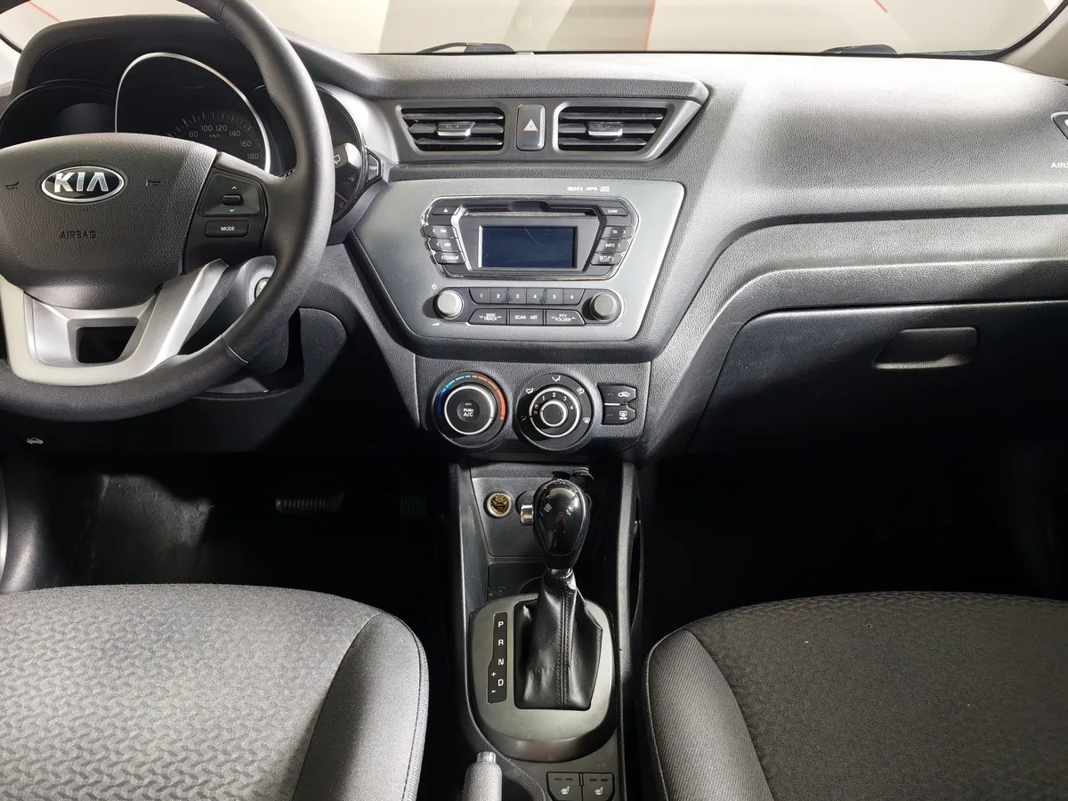 Kia Rio 1.6 AT (123 л.с.) Коричневый в АВИЛОН. Слайд №15