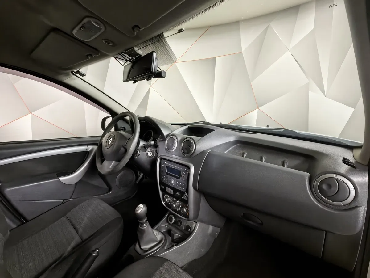Renault Duster 2.0 MT 4x4 (143 л.с.) Белый в АВИЛОН. Слайд №10
