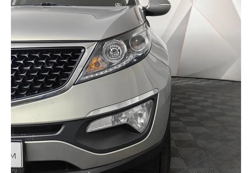 Kia Sportage 2.0 AT 4WD (150 л.с.) Luxe Серебристый в АВИЛОН. Слайд №10