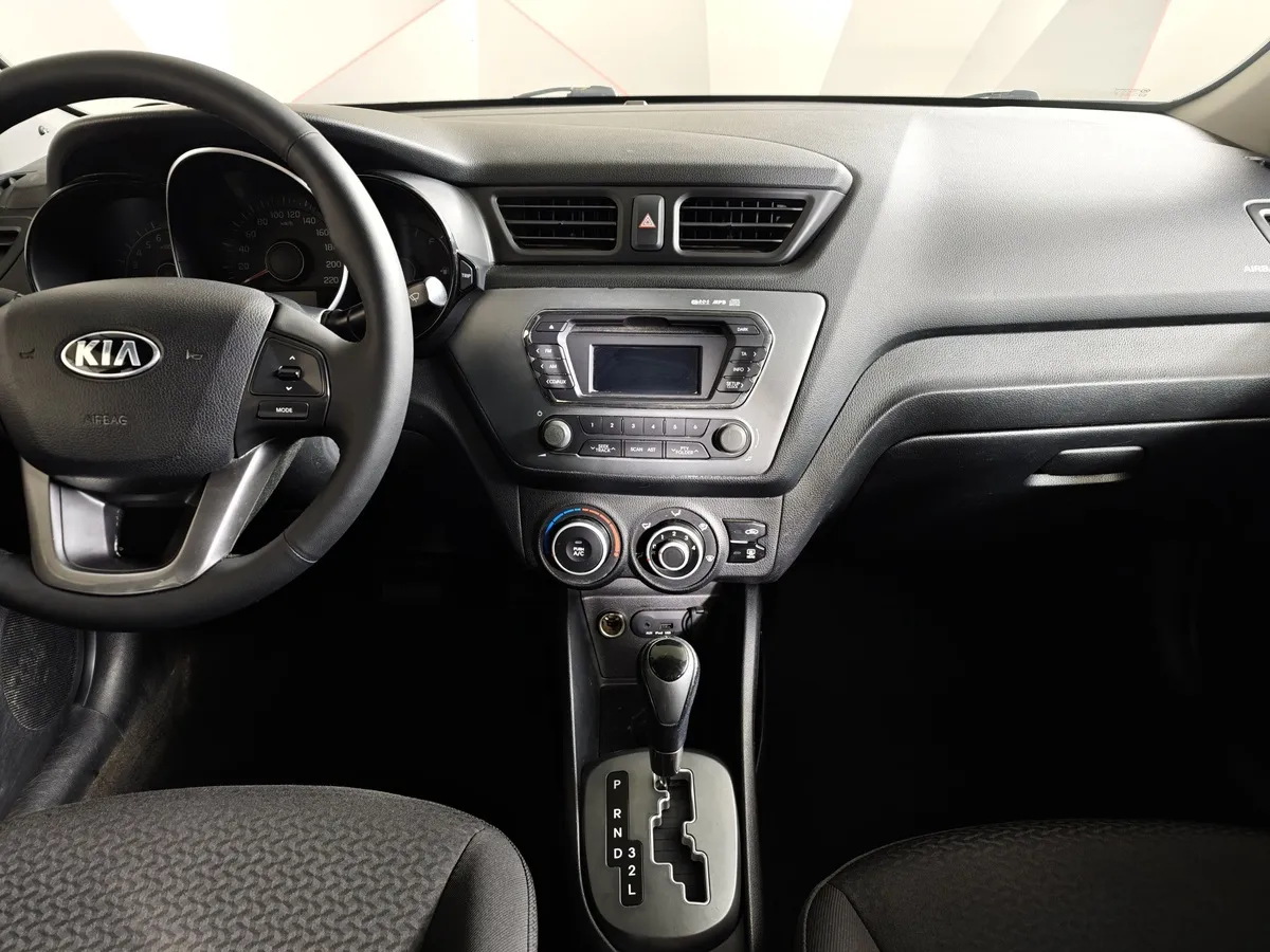 Kia Rio 1.4 AT (107 л.с.) Голубой в АВИЛОН. Слайд №14
