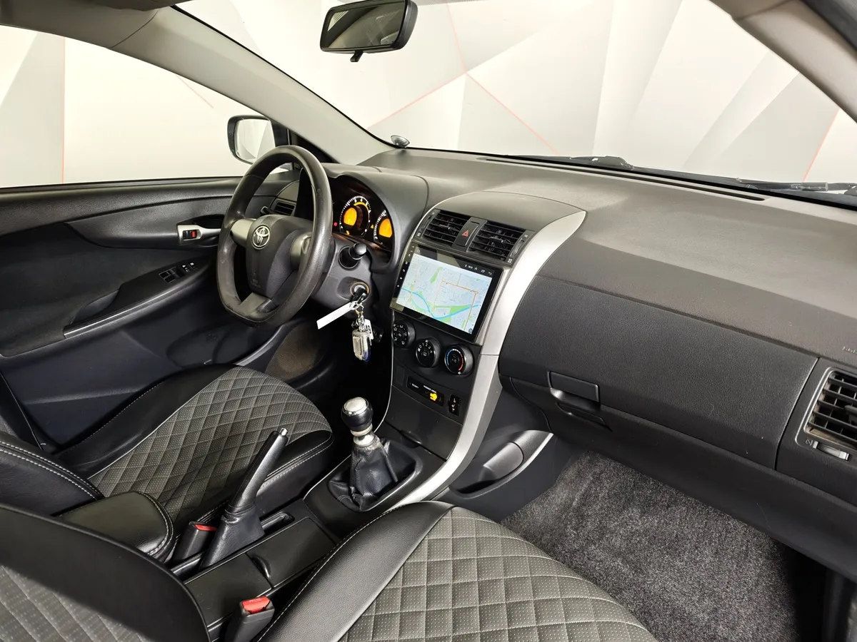 Toyota Corolla 1.6 MT (124 л.с.) Серебристый в АВИЛОН. Слайд №13