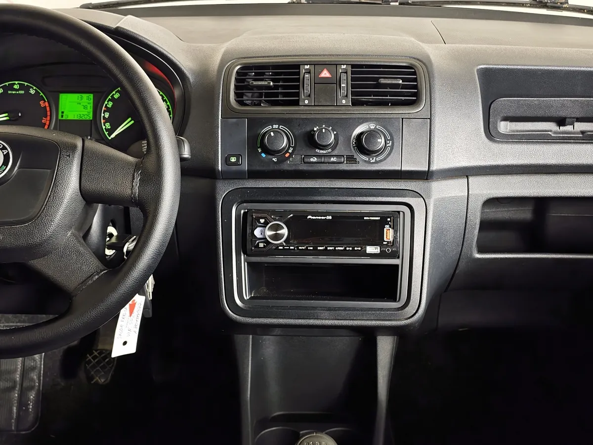 Skoda Fabia 1.2 MT (70 л.с.) Голубой в АВИЛОН. Слайд №15