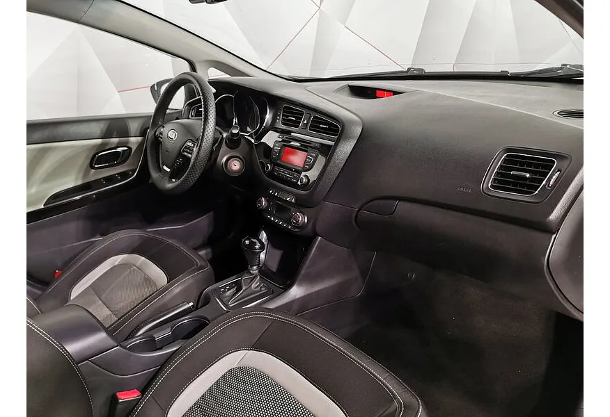 Kia Ceed 1.6 AT (122 л.с.) Коричневый в АВИЛОН. Слайд №13