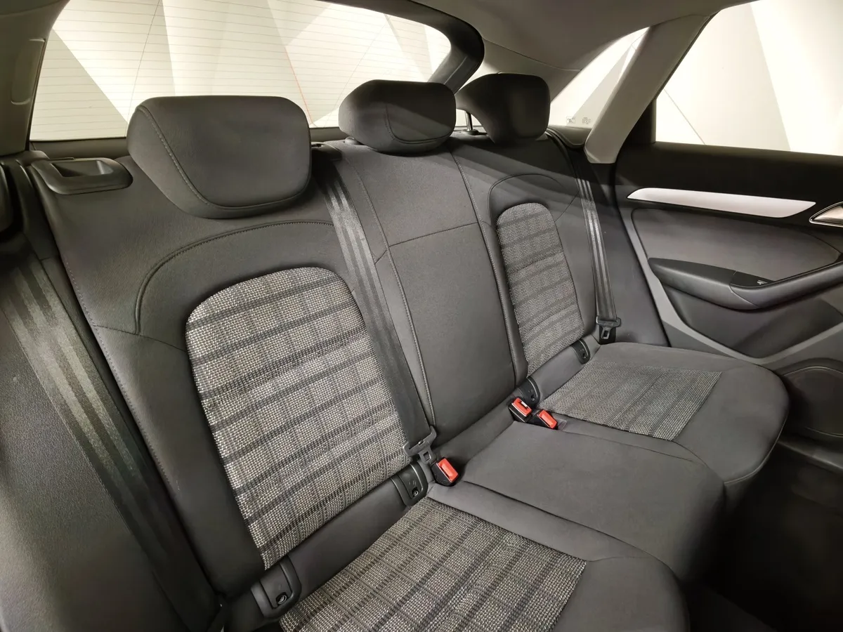 Audi Q3 2.0 TFSI S tronic quattro (180 л.с.) Design Белый в АВИЛОН. Слайд №16