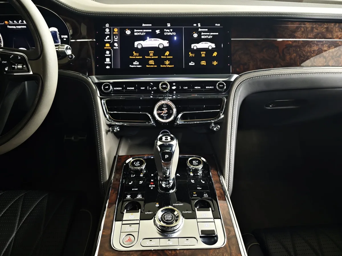 Bentley Flying Spur 6.0 W12 AWD AT (635 л.с.) Черный в АВИЛОН. Слайд №15