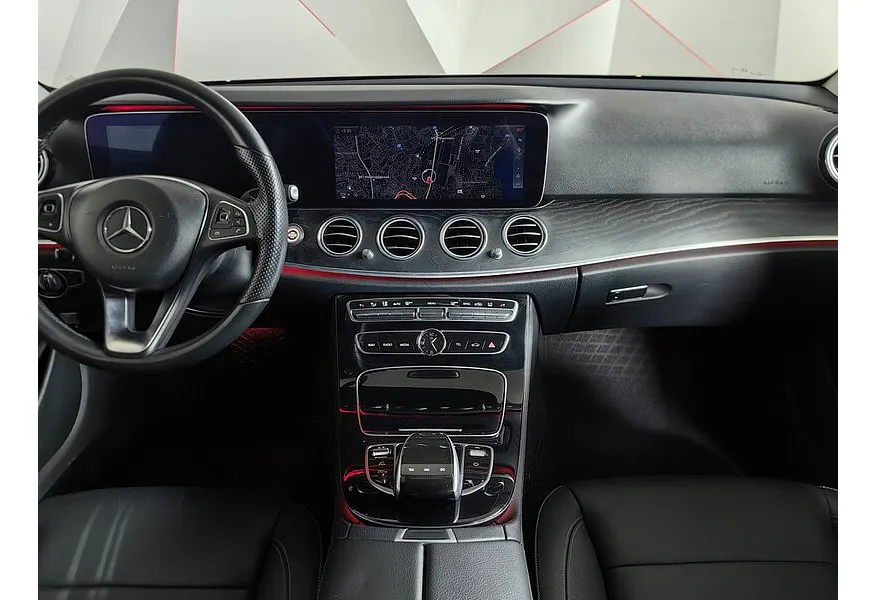 Mercedes-Benz E-Класс E 400 d 4MATIC 9G-TRONIC (333 л.с.) Luxury Черный в АВИЛОН. Слайд №16