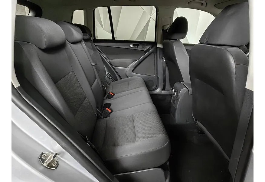 Volkswagen Tiguan 1.4 TSI BlueMotion MT (122 л.с.) Allstar Серебристый в АВИЛОН. Слайд №14