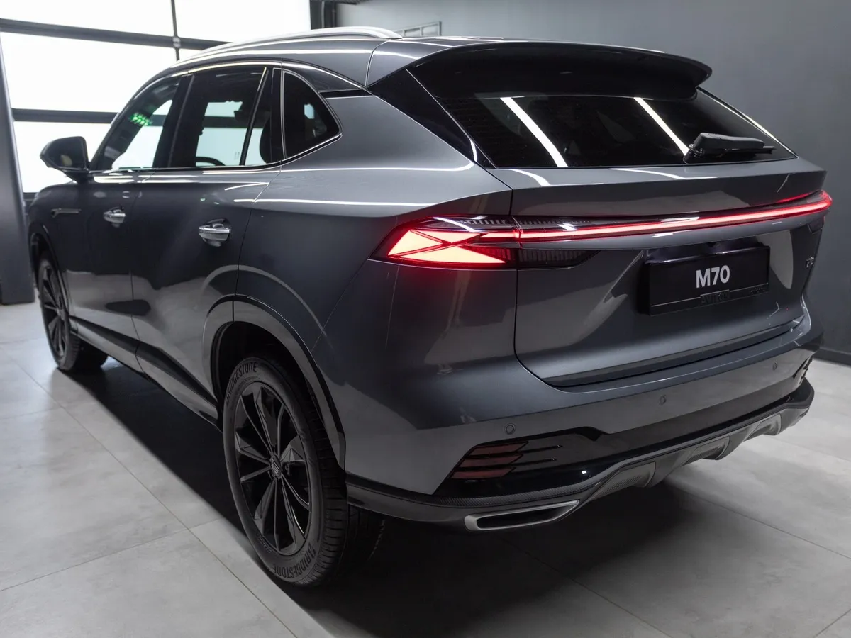 Москвич М70 1.5 DCT FWD (150 л.с.) Драйв Серый в АВИЛОН. Слайд №5