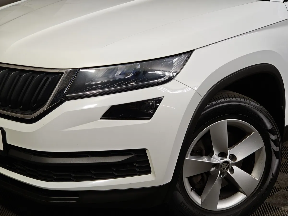 Skoda Kodiaq 1.4 TSI DSG 4X4 (150 л.с.) Белый в АВИЛОН. Слайд №10
