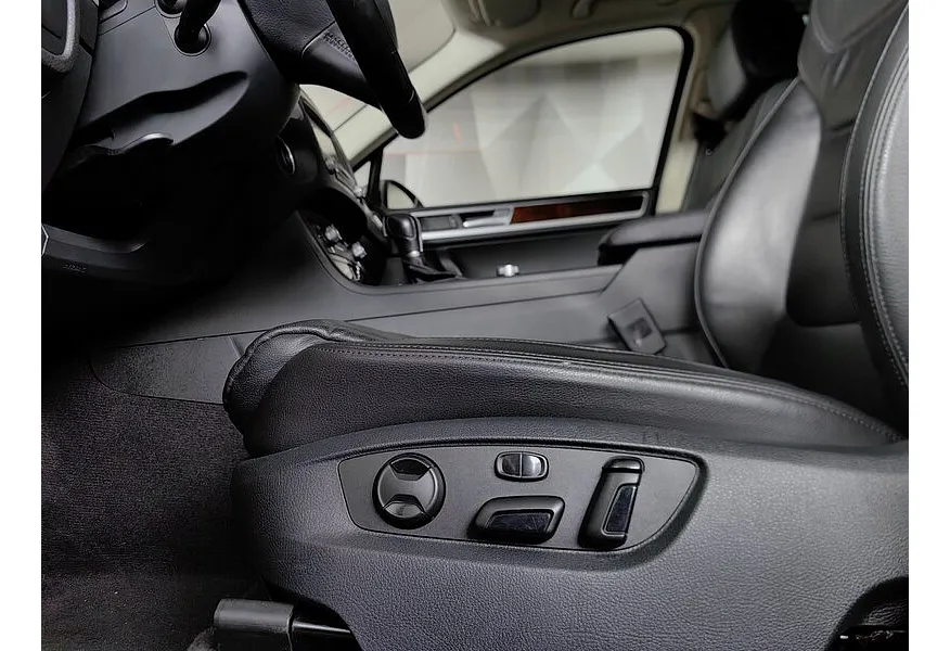 Volkswagen Touareg 3.0 TDI Tiptronic 4Motion (204 л.с.) Серебристый в АВИЛОН. Слайд №22