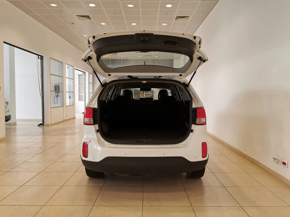 Kia Sorento 2.4 AT 4WD (175 л.с.) Comfort Белый в АВИЛОН. Слайд №10