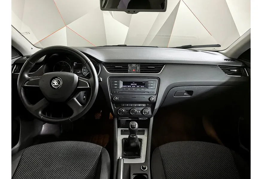 АВИЛОН - Skoda Octavia 1.4 TSI MT (150 л.с.) Hockey Edition Белый - slide 11