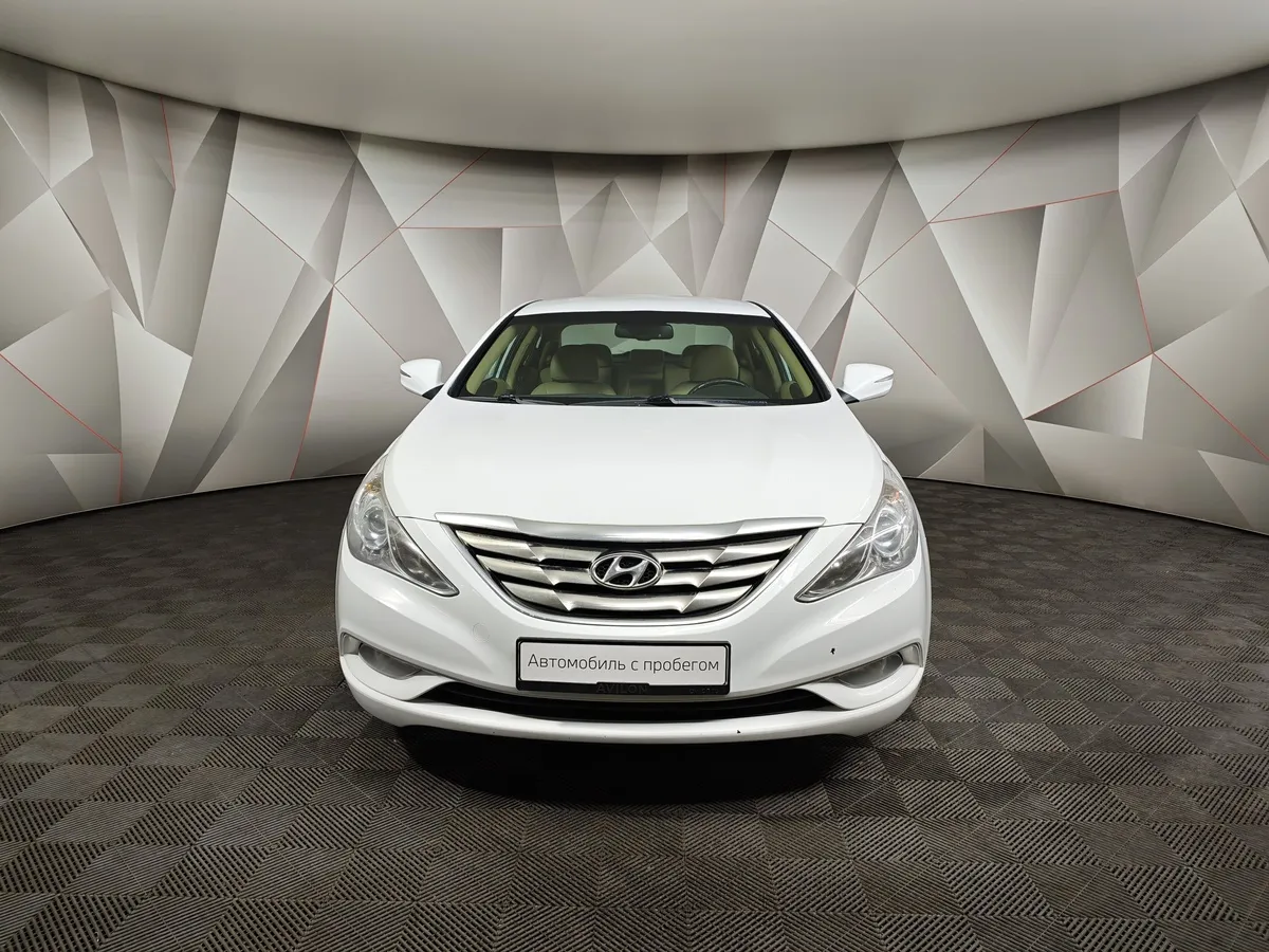 Hyundai Sonata 2.0 MPi AT (150 л.с.) Comfort Белый в АВИЛОН. Слайд №7