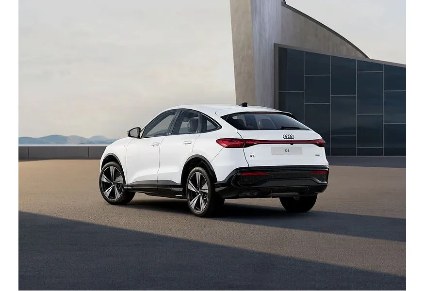 АВИЛОН - Audi Q5 2.0 TDI S tronic quattro (204 л.с.) Белый - slide 4
