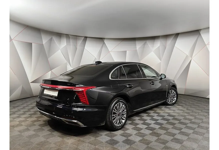 Hongqi H5 2.0 AT (218 л.с.) Basic Черный в АВИЛОН. Слайд №2