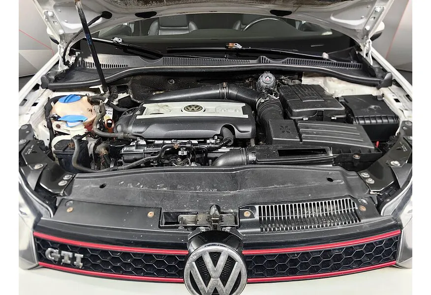 Volkswagen Golf 2.0 TSI DSG (210 л.с.) GTI Белый в АВИЛОН. Слайд №11 Volkswagen Golf 2.0 TSI DSG (210 л.с.) GTI Белый в АВИЛОН. Слайд №11