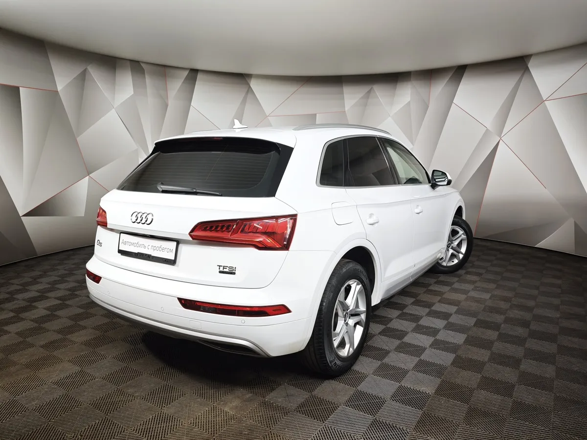 Audi Q5 2.0 TFSI S tronic quattro (249 л.с.) Design Белый в АВИЛОН. Слайд №2
