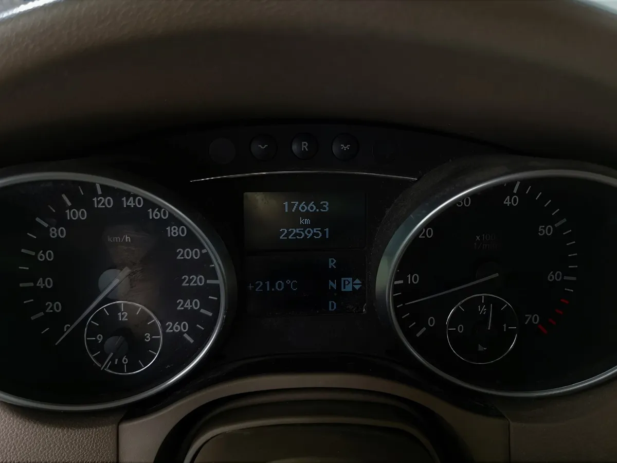 Mercedes-Benz M-Класс ML 350 7G-Tronic (272 л.с.) Черный в АВИЛОН. Слайд №16