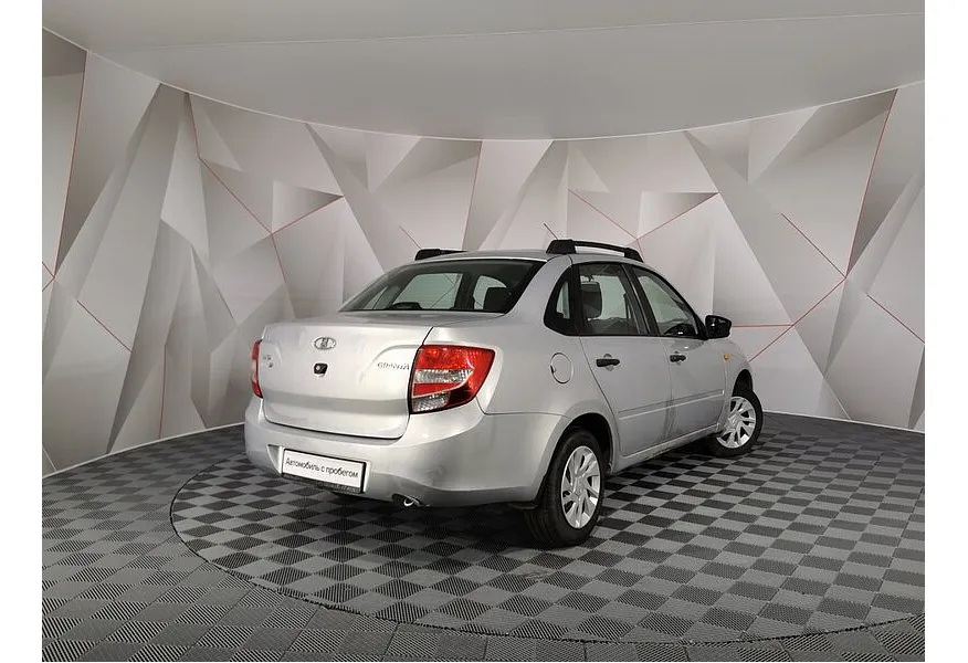 LIVE. Слайд №8