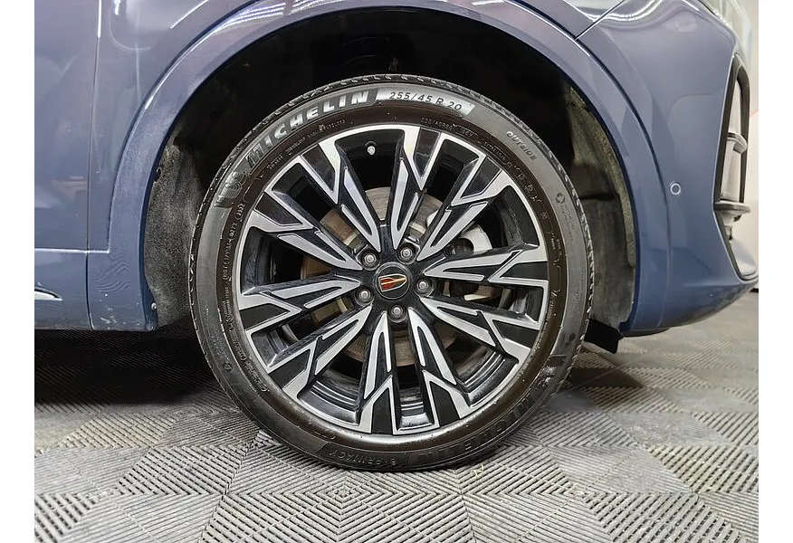 АВИЛОН - Hongqi HS5 2.0T AT 4WD (245 л.с.) Deluxe Фиолетовый - slide 15